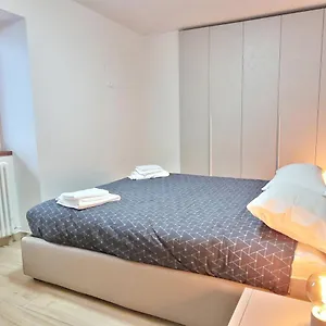 https://lovely-bright-apartment-in-barzio-center.it-lombardy.com